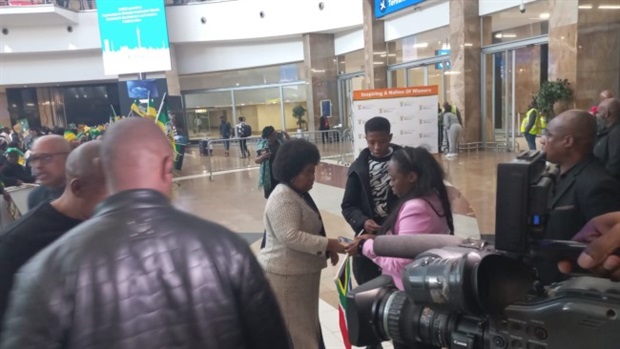 <p>Minister in the presidency for women, children and people with disability Dr Nkosazana Dlamini-Zuma has arrived to greet Banyana Banyana.</p><p><em>Photo: Khanyiso Tshwaku (News24 Sport)</em></p>