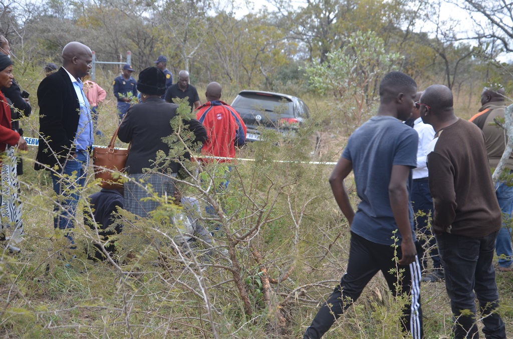 Police at the scene of the accident. Photo by Oris Mnisi 