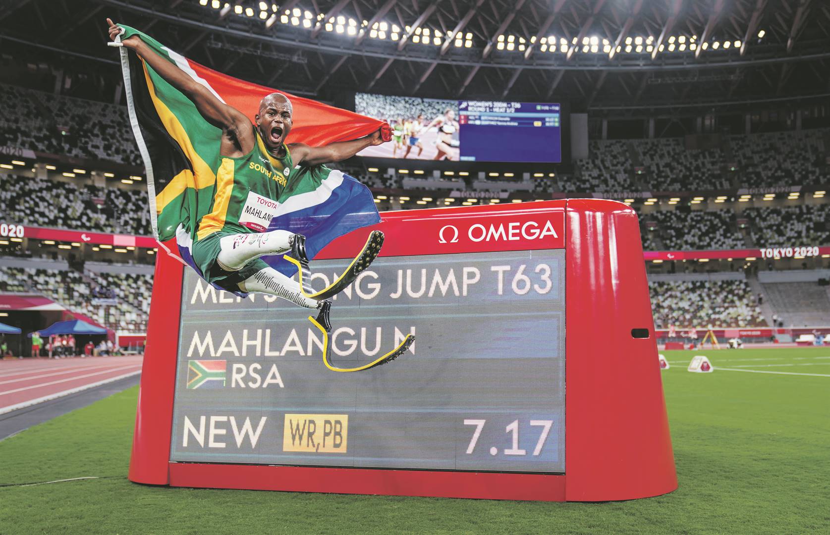 Ntando Mahlangu celebrates his historic moment at the Tokyo Paralympics PHOTO: Thomas Lovelock / REUTERS