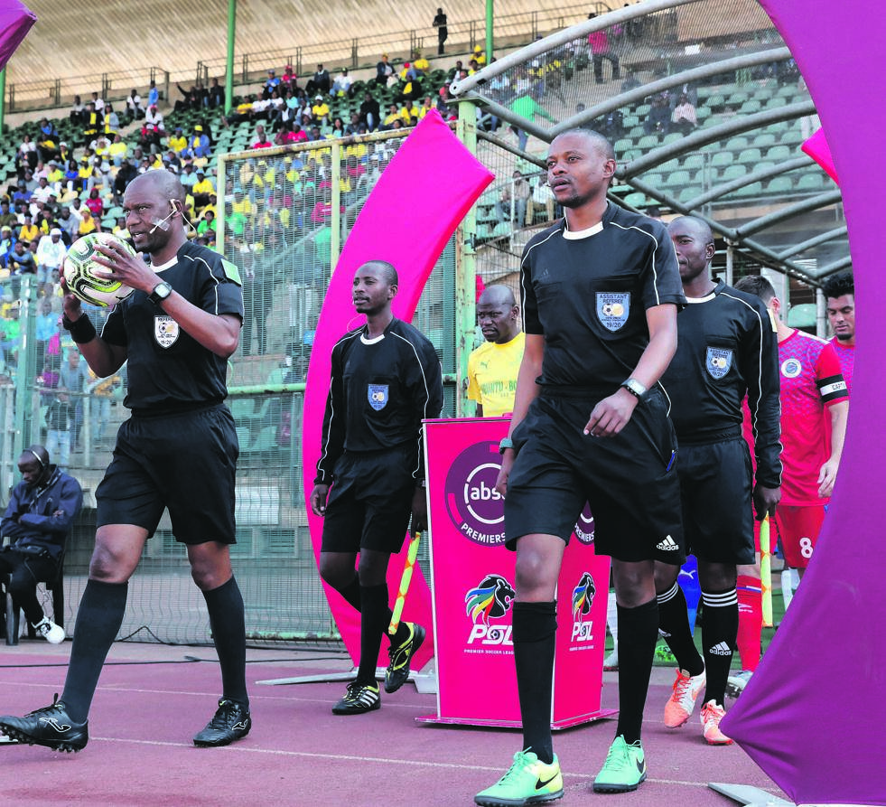Referee Victor Hlungwani stepped out in an old kit for this weekend's league match. Picture: Gavin Barker / BackpagePix