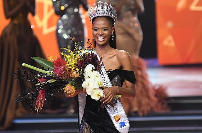 Ndavi Nokeri crowned Miss SA 2022. 