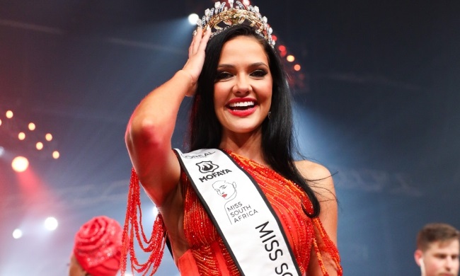 Natasha Joubert is delivery on the commitment she made when she was crowned Miss SA in August.