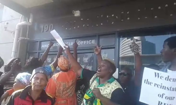 EThekwini mayor Zandile Gumede's supporters at the ANC provincial office demanding her return.