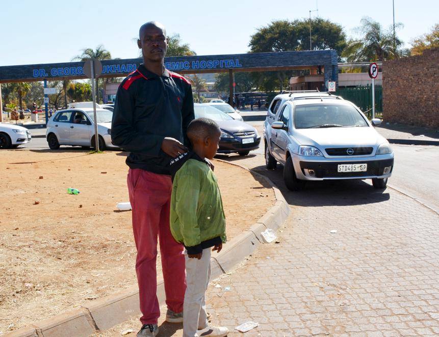 Tshepo Tlhabane with his son Lisakhanya, who finally got help at George Mukhari Hospital. Photo byMorapedi Mashashe