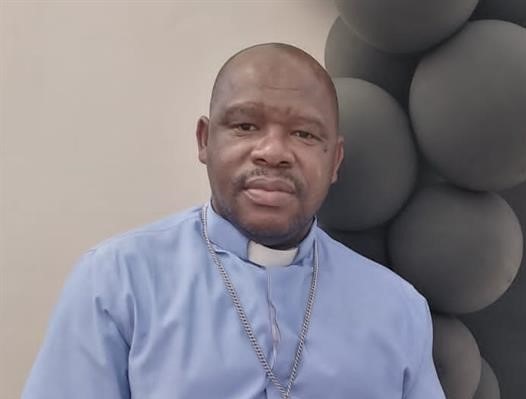 R.I.P: Reverend Victor Mabuse of the African Catholic Church Perish Tabernacle in zone 5 in Ga-Rankuwa has died. 