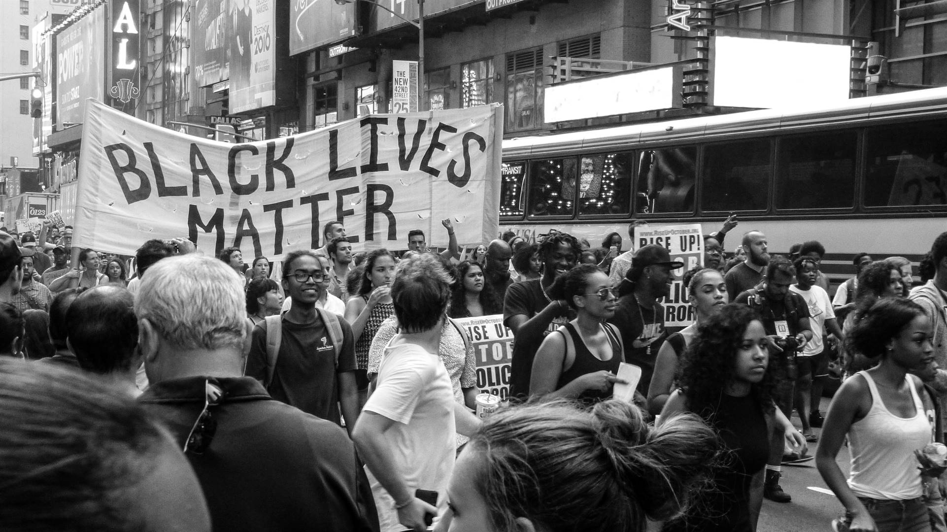 Die Black Lives Matter-beweging het debatte oor die wêreld heen beïnvloed.  Foto: Unsplash