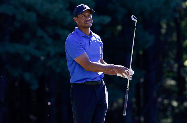 Tiger Woods suffers multiple leg injuries, undergoes surgery after serious car crash