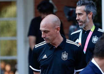 The Kiss: 'I will not resign!' says Spanish football chief Rubiales over 'consensual peck'
