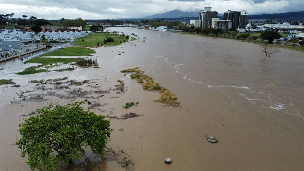 The Wemmershoek Dam’s Spillway Gate, managed by the Department of Water and Sanitation and the City of Cape Town, was  opened at Stage 5 amid inclement weather.  