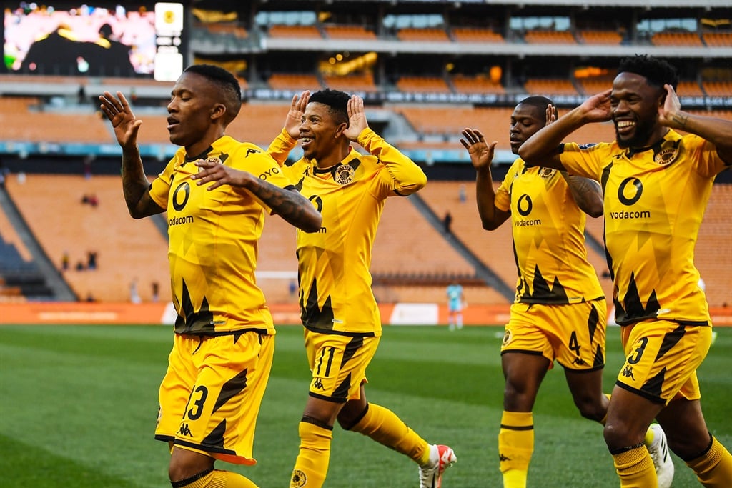JOHANNESBURG, SOUTH AFRICA - AUGUST 26: Pule Sydney Mmodi of Kaizer Chiefs celebrates his goal with Tebogo Potsane and Mduduzi Mdatsene during the DStv Premiership match between Kaizer Chiefs and AmaZulu FC at FNB Stadium on August 26, 2023 in Johannesburg, South Africa. (Photo by Lefty Shivambu/Gallo Images),Ý®×4W`{ý­Û»r¬~«ô
