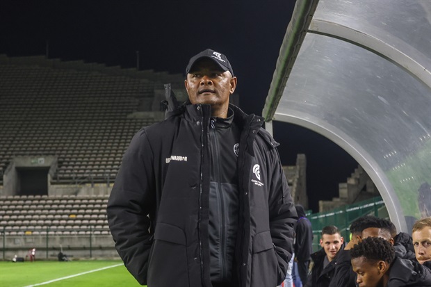 <p><strong><span style="text-decoration:underline;">ICYMI | SPURS GIVE SHAUN BARTLETT VOTE OF CONFIDENCE</span></strong></p><p>Struggling DStv Premiership outfit&nbsp;Cape Town Spurs&nbsp;have given head coach&nbsp;Shaun Bartlett&nbsp;a vote of confidence after rumours he is facing the sack.Spurs remain without a win and have suffered four straight defeats. -&nbsp;<strong>Report</strong><br /></p>