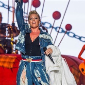 Pink's empowering selfie: 'I always wondered why God gave me thunder thighs, he knew I'd use them'