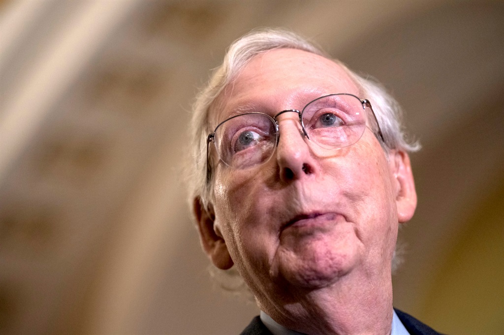 News24 | WATCH | Top US senator Mitch McConnell froze up for second time in a public appearance thumbnail