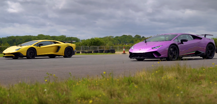 Drags race between Lamborghini Performante and Aventador SV