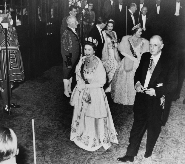 Queen Elizabeth and French president Charles de Ga