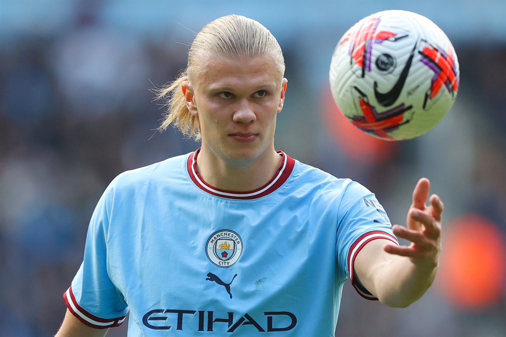 Erling Haaland gets hands on Man City shirt and has another chat