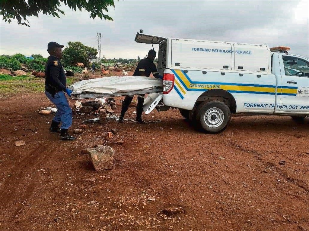 THE naked body of a 21-year-old woman was found dumped in the bushes at Moriting in Tembisa, Ekurhuleni, on Sunday, 1 January, at about 5pm.