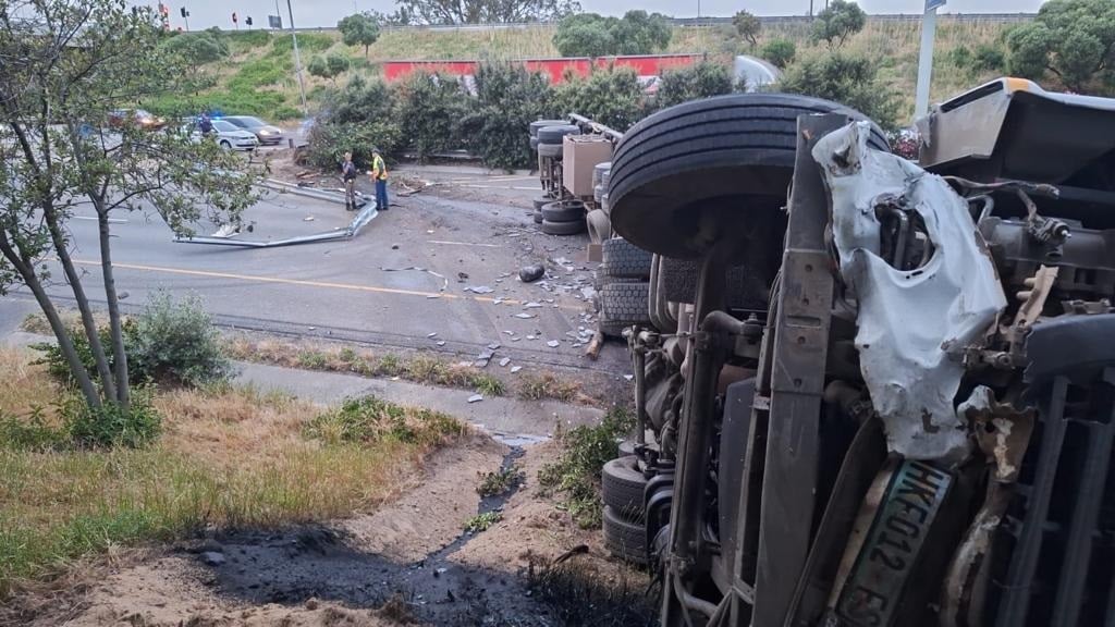The N1 highway was closed to motorists after a truck overturned.