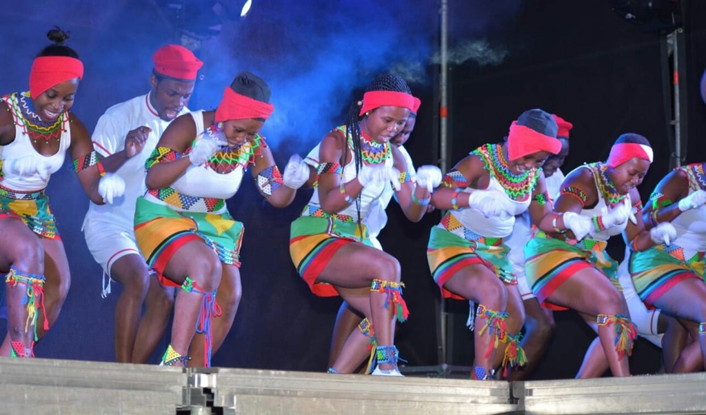 Amaviyo will perform during the Azibuye Emasisweni Cultural Festival on 26 November. 