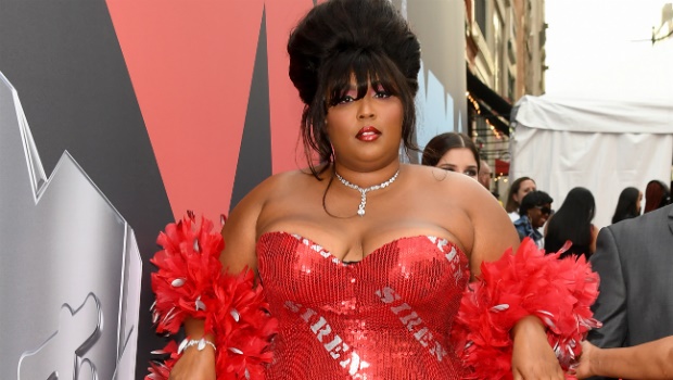 Lizzo attends the 2019 MTV VMAs. Photo by Getty Images