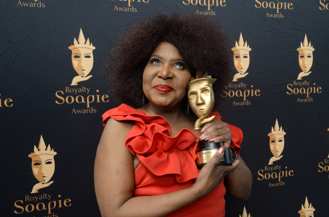 Actress Sannah Mchunu (48) loves playing the loud-mothed, trouble-making mom on the popular Mzansi Magic telenovela. Now she’s walked away with a Royalty Award for her work. 
