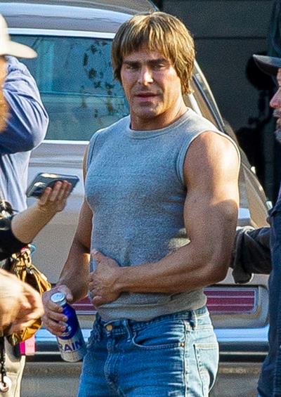 SEE | Zac Efron unrecognisable playing real-life wrestling legend in ...