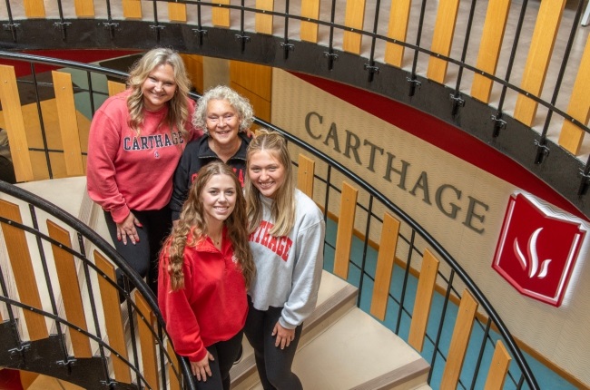Sisters Mia Carter and Samantha Malczewski, their mom Amy Malczewski and grandmother Christy Schwan on their first day at Carthage College in Kenosha, Wisconsin.(PHOTO: Carthage College)