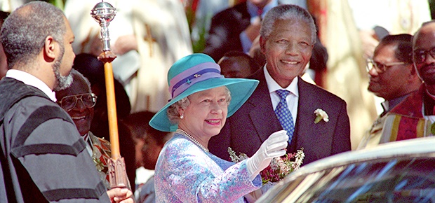 Britains Queen Elizabeth II and South African Pres