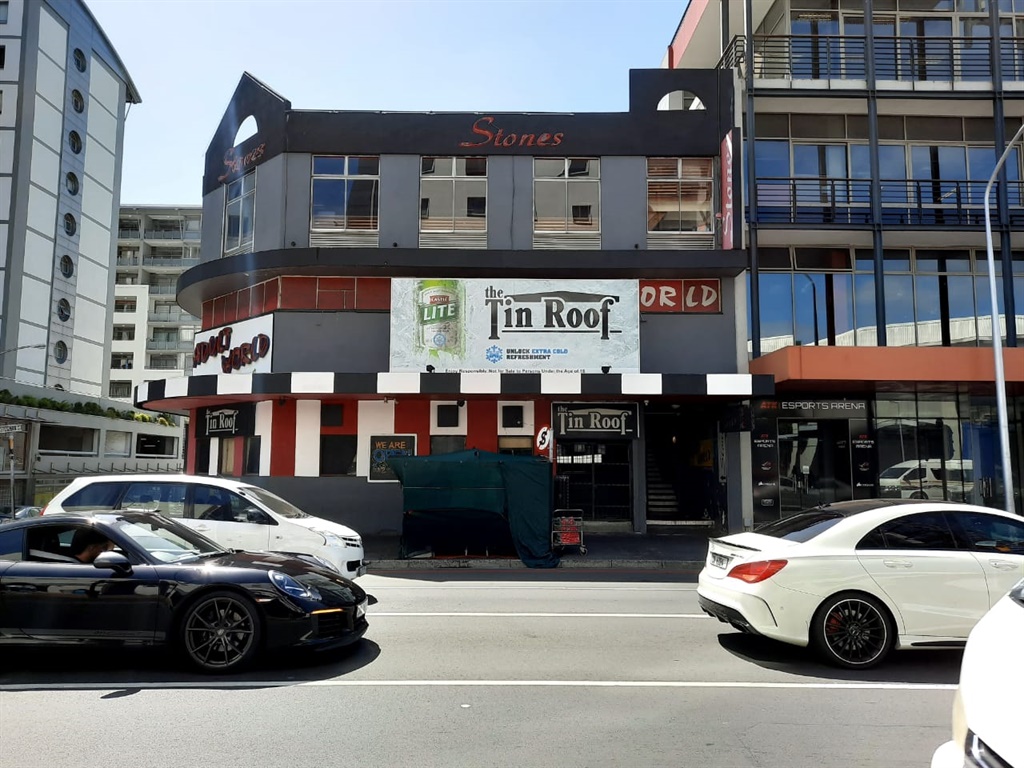 Popular nightclub Tin Roof in Claremont is at the centre of a Covid-19 outbreak affecting high school pupils.