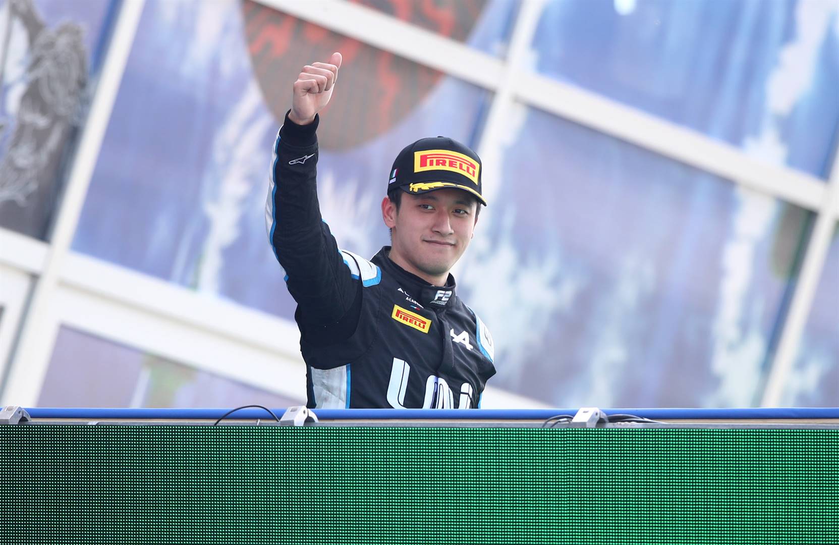 China se Guanyu Zhou op die podium ná sy tweede plek in ’n Formule Twee-ren op Monza in September vanjaar.  Foto: Getty Images