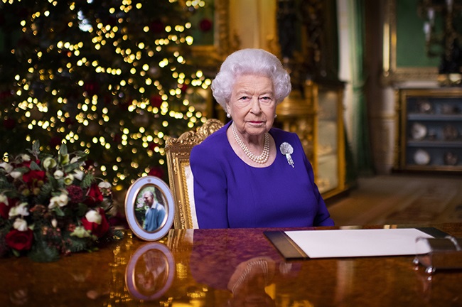 Queen Elizabeth II in her annual Christmas broadcast in Windsor Castle, Windsor, England. (Photo: Victoria Jones - WPA Pool/Getty Images)