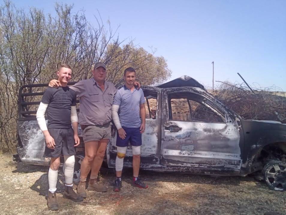 Boer Se Seun En Skoonseun Beseer Toe Eis Brand Bakkie Netwerk24