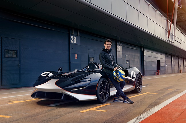 Lando Norris with McLaren's new sports car, Elva (NewsPress)