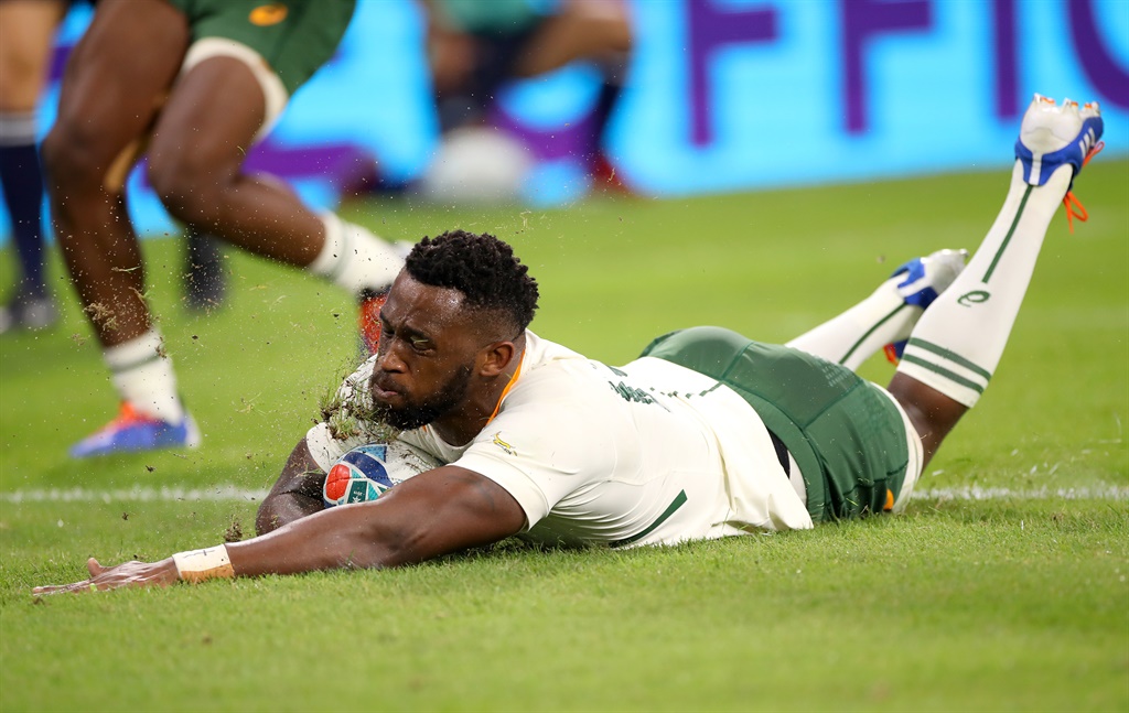 Siya Kolisi of South Africa goes over to score his team's eighth try during the Rugby World Cup 2019 Group B game between South Africa and Namibia at City of Toyota Stadium on September 28, 2019 in Toyota, Aichi, Japan. Picture: Mark Kolbe/Getty Images)