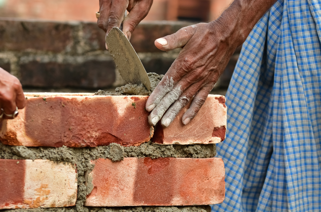 The building of a new house is causing problems for the neighbours.