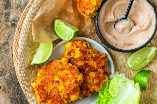 Veggie and feta fritters with harissa yoghurt | You