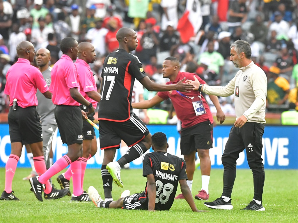 Riveiro wants to see Orlando Stadium sold out when Pirates plays