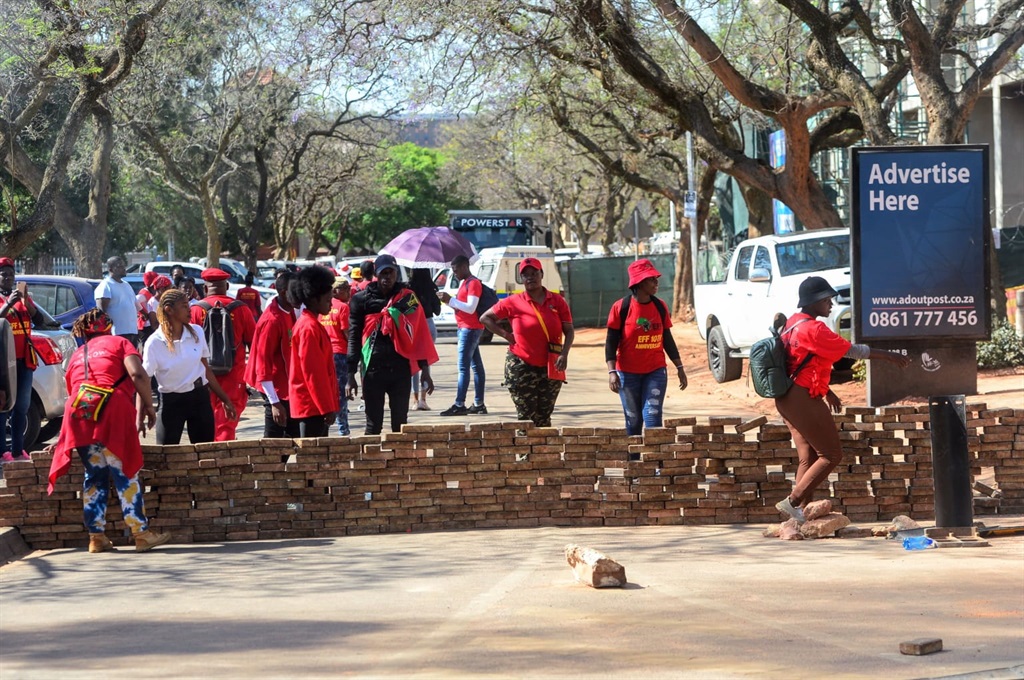 EFFSC UP and EFF Tshwane picketed outside Universi