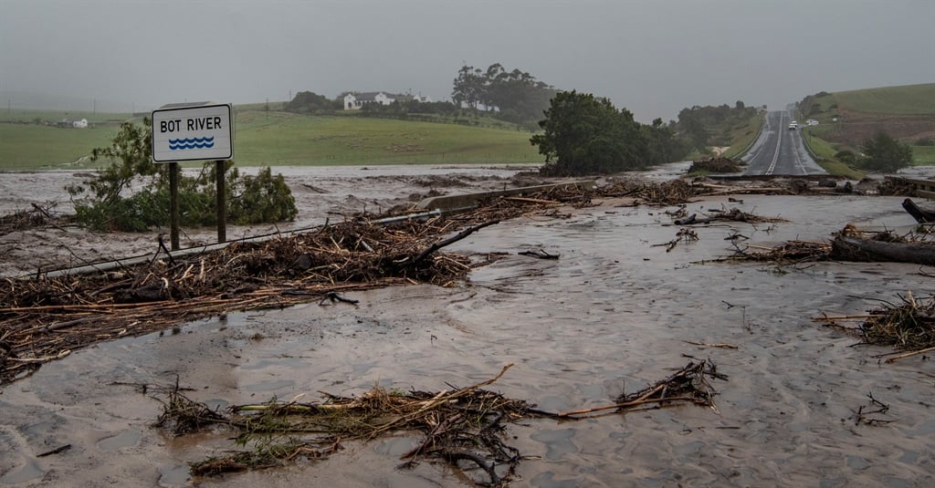 News24 | Cape Town assesses damage and continues mop-up operations after devastating floods