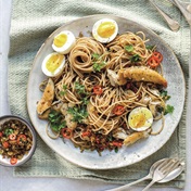 Spaghetti with chicken and egg