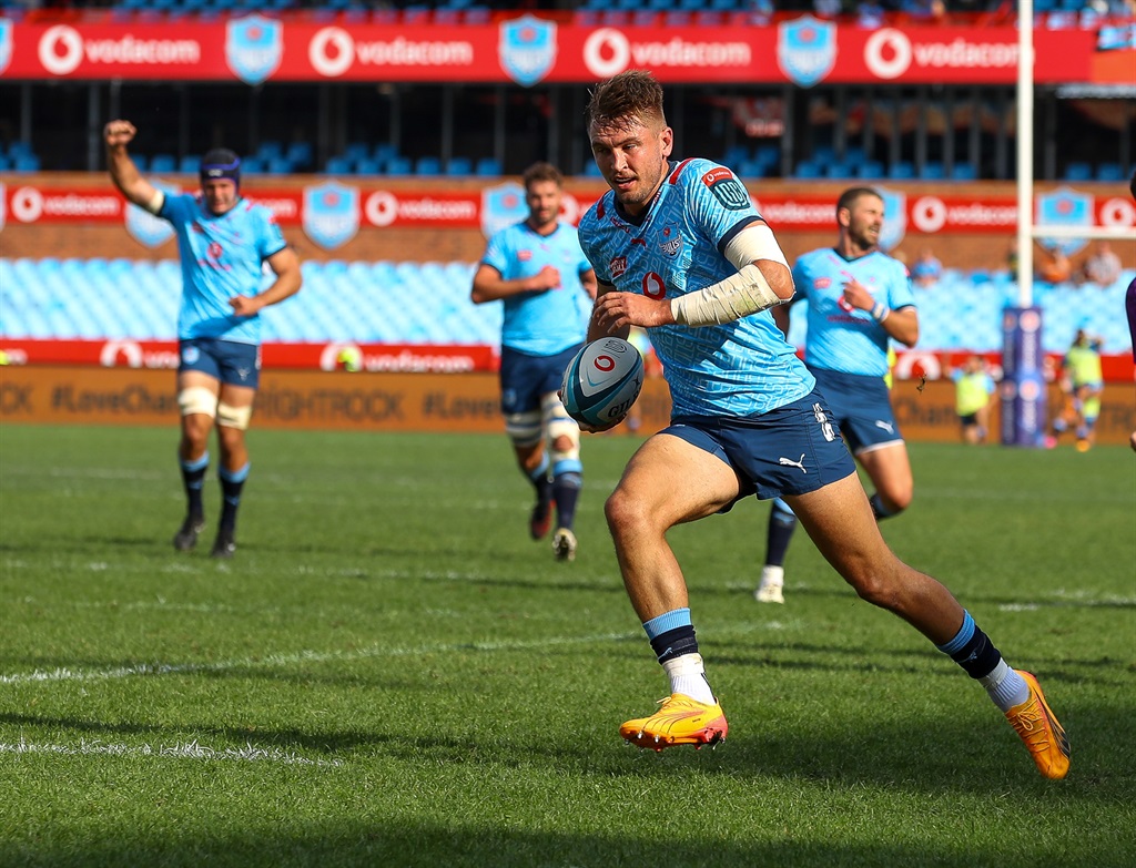  David Kriel scores one of the Bulls' nine tries in their 61-24 humbling of the Ospreys, a match in which he had a hand in most of the tries at Loftus Versfeld in Pretoria. (Gordon Arons/Gallo Images)