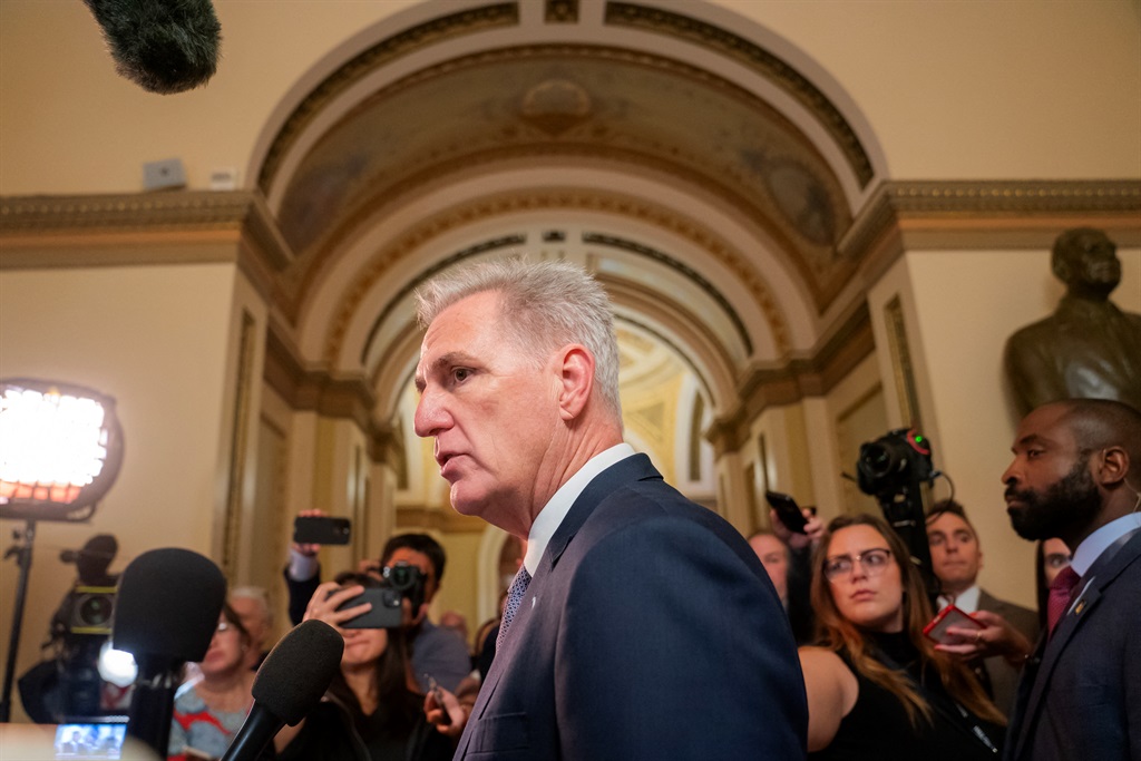 House Speaker Kevin McCarthy (R-CA) speaks with members of the media in the US Capitol on 30 September 2023 in Washington, DC.