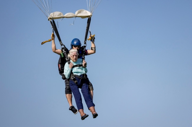 Dorothy Hoffner, who was the world’s oldest skydiver at 104, has died. (PHOTO: Getty Images/Gallo Images)