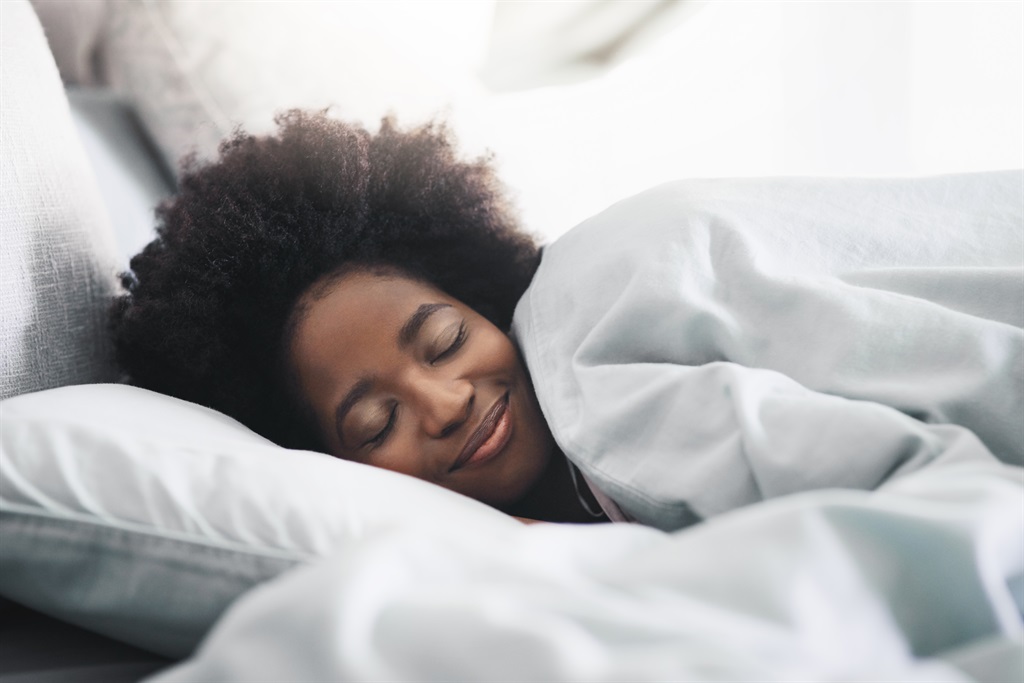 It turns out people who sleep well and those who sleep poorly have different kinds of thoughts before bed.