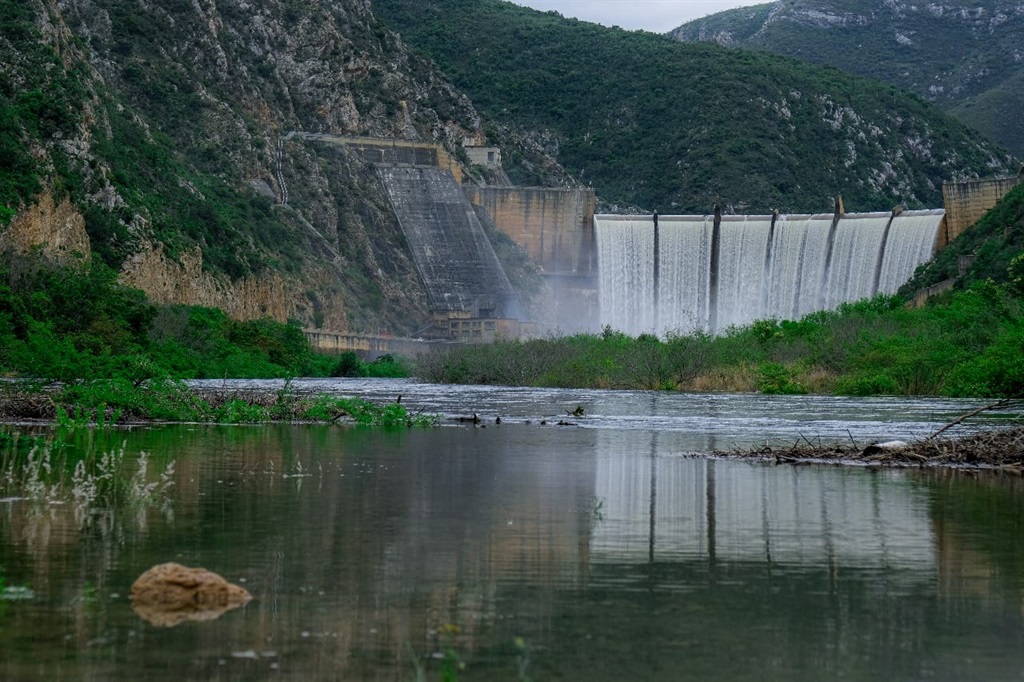 The Kouga Dam is at 100% capacity and has brought relief to the local agricultural sector.