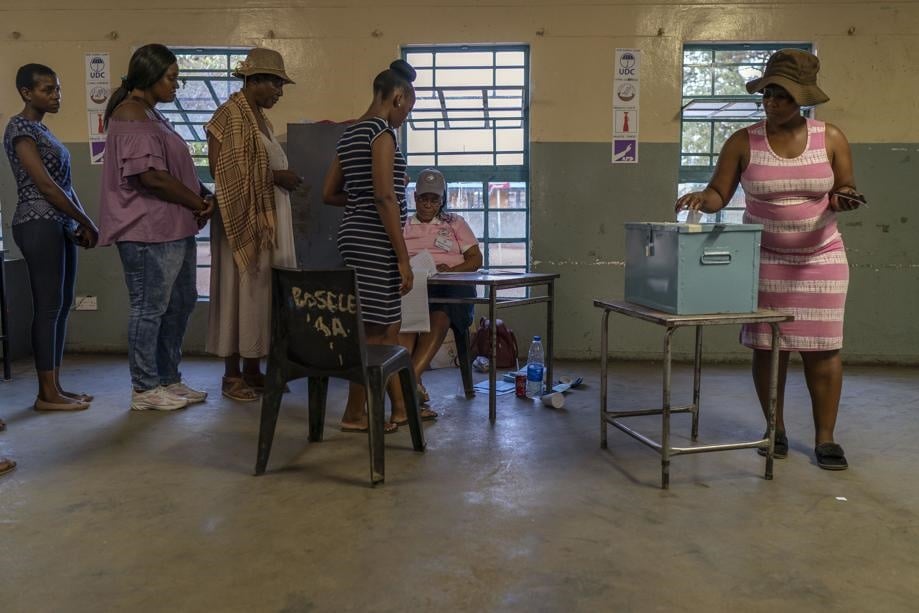 People line up to vote right before closing time in Botswana's general elections at the Bosele Primary school in Gaborone on Wednesday, October 23 2019. Picture: Jerome Delay/AP