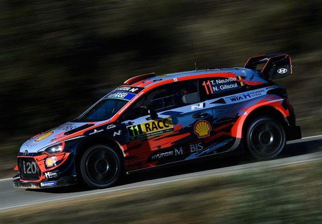 Belgian driver Thierry Neuville steers his Hyundai i20 Coupe WRC assisted by Belgian co-driver Nicolas Gilsoul during the third day of the Catalonia 2019 FIA World Rally Championship on October 26, 2019 in Rodonya, near Salou. (Photo by PAU BARRENA / AFP)