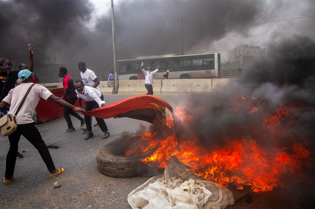 A 2020 anti-government protest in Luanda. (Photo by Osvaldo Silva / AFP)