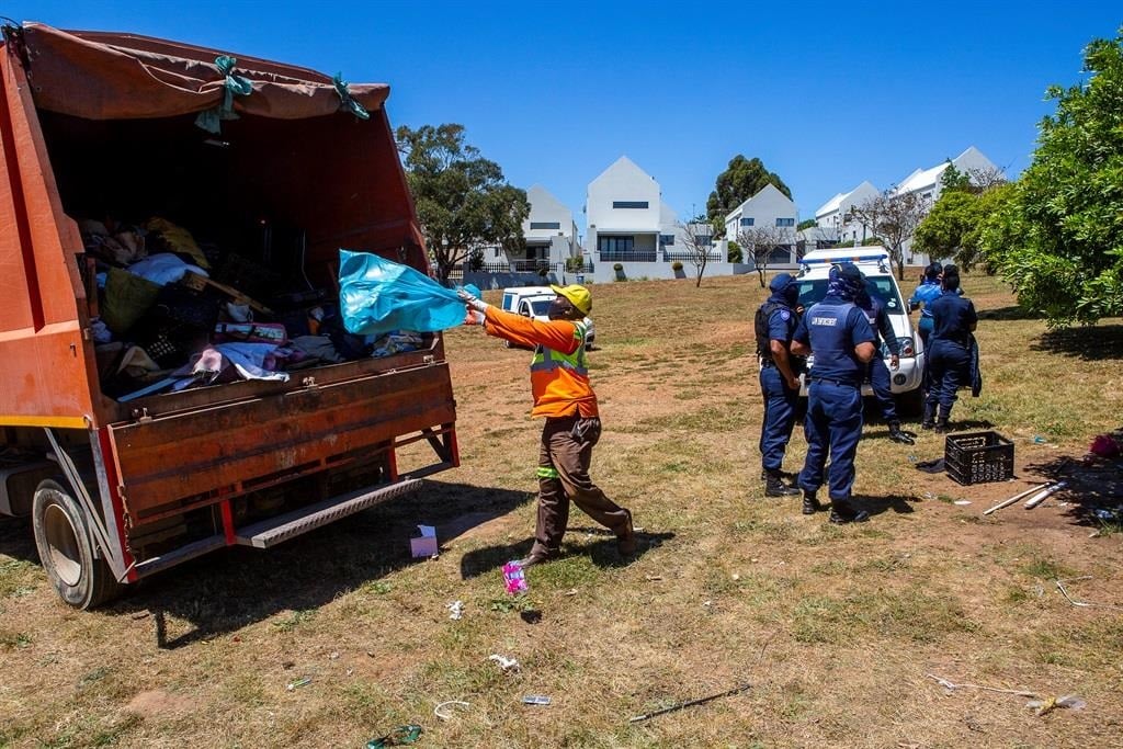 Law enforcement officers have been deployed to escort City of Cape Town workers as waste collection services resumed in parts of the city where attacks and extortion attempts resulted in the pause of services. 