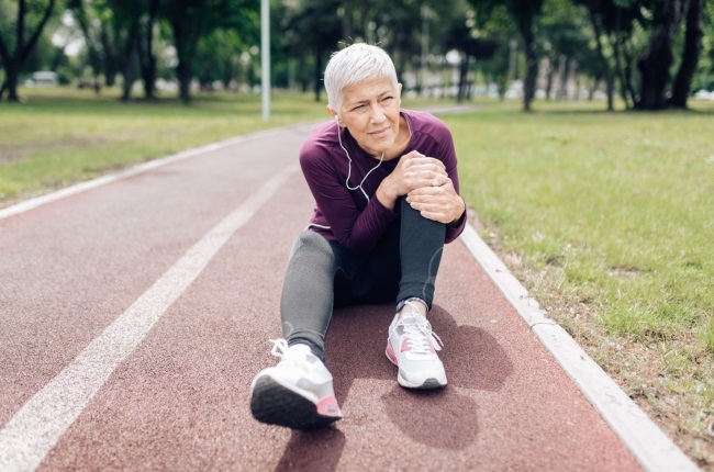 Chronic pain can affect how active you are, but basic exercises can significantly help most knee problems experts say. (PHOTO: Getty Images/Gallo Images)  